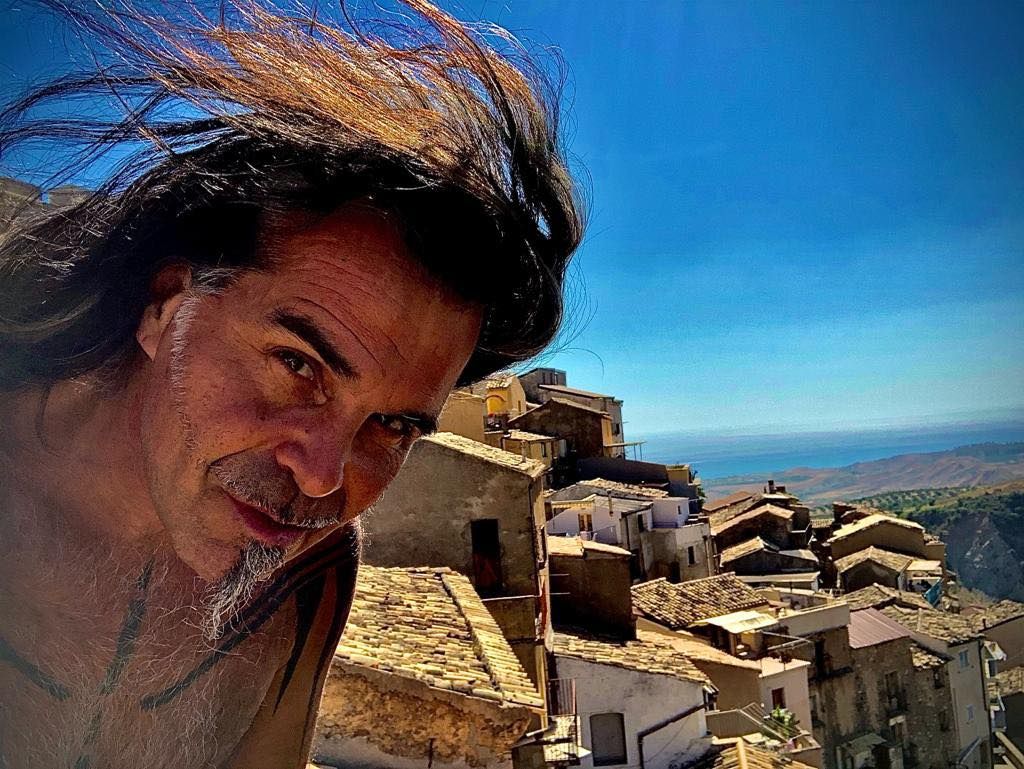 Ferragosto «intelligente» in Calabria per Pierò Pelù