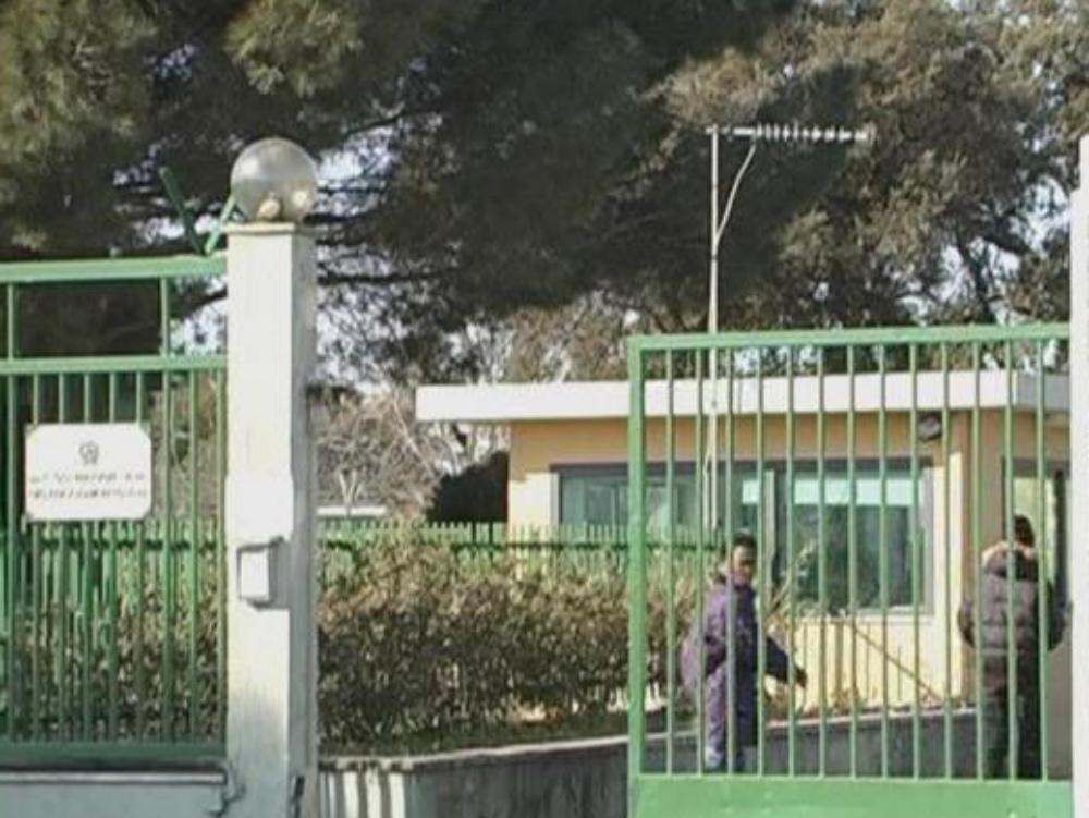 Scontri tra immigrati a Isola: 40 feriti