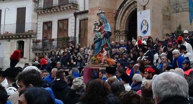 Cosenza, monito del vescovo alla politica