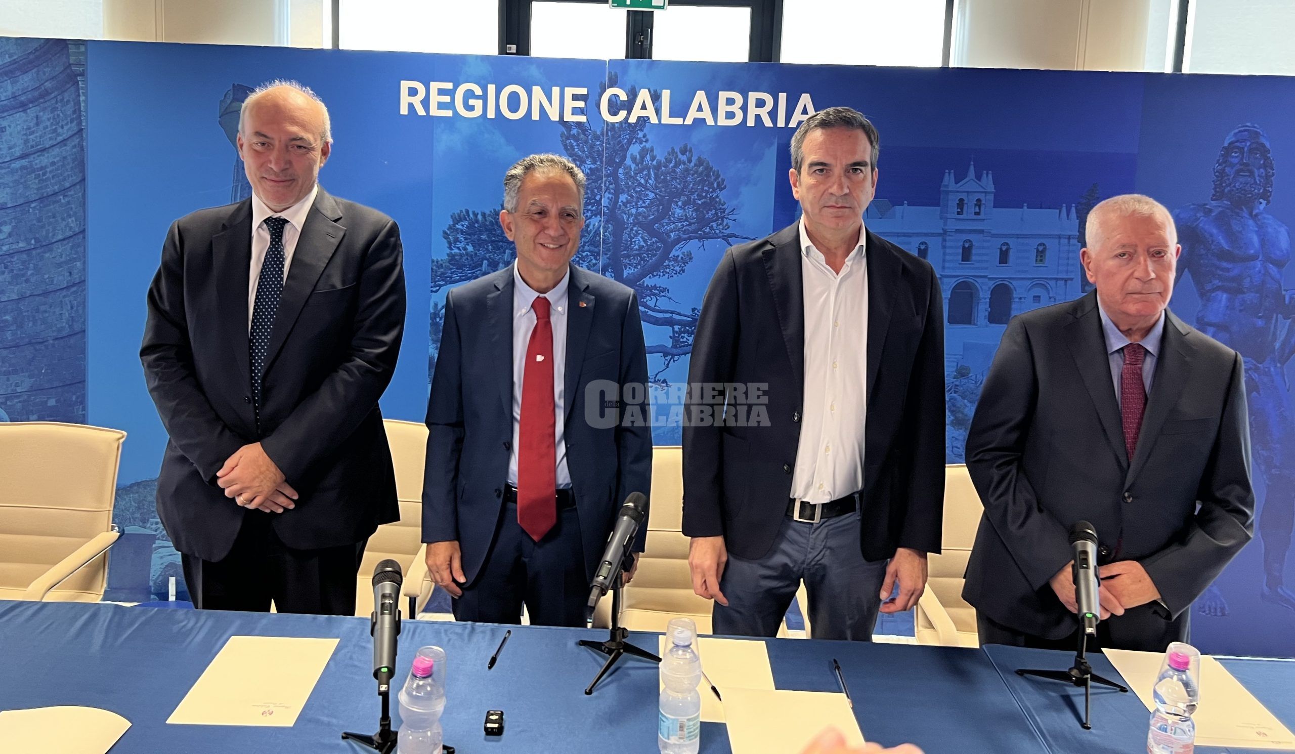 Una firma storica. Ecco l’accordo istituzionale per il nuovo ospedale di Cosenza – VIDEO