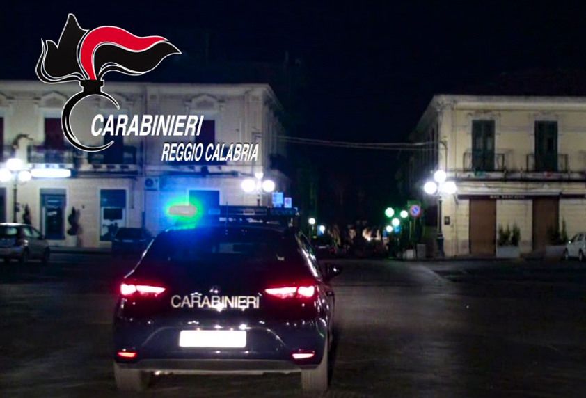 Scarcerati per il Covid pestano un compaesano. Arrestati dai carabinieri