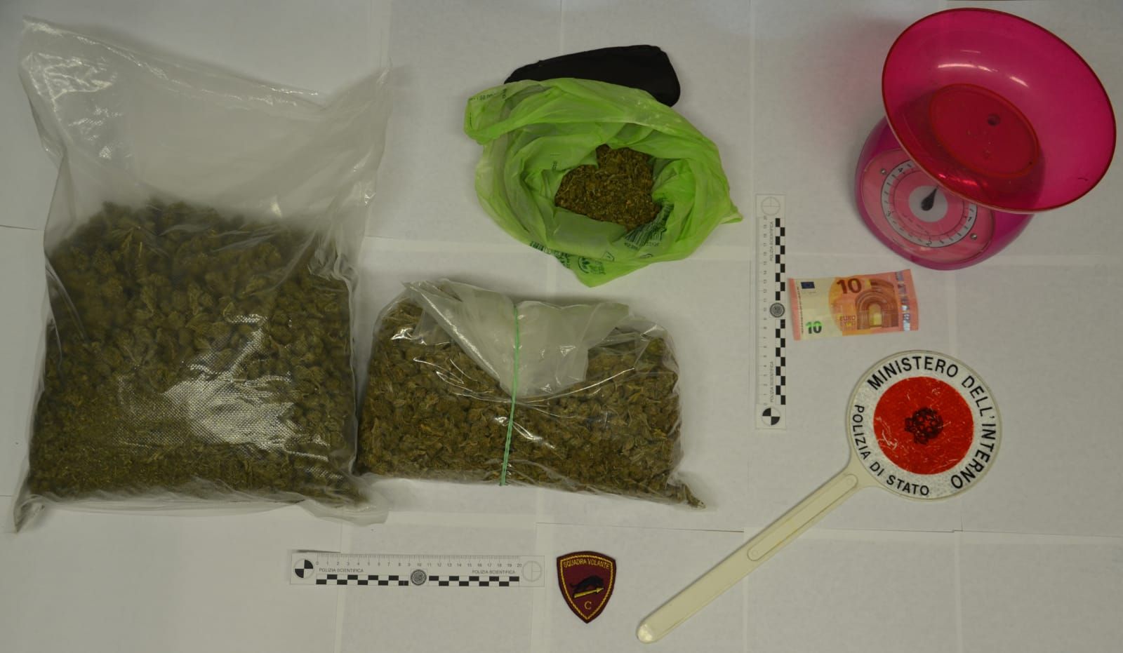 Trovato in possesso di 2 chili di marijuana, arrestato 41enne di Catanzaro