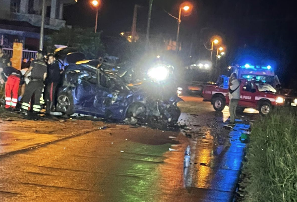 Drammatico incidente ad Isola, muoiono due giovani
