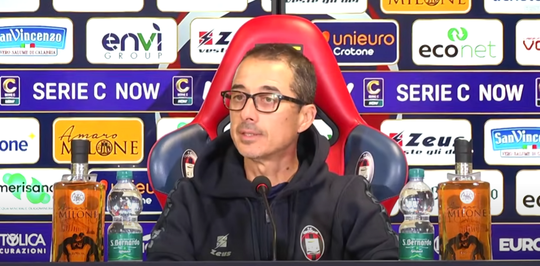 Crotone, Longo: «Con la Turris partita surreale, isoliamoci per non cadere della loro trappola»
