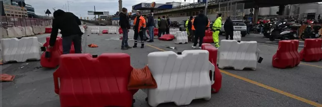 Operaio muore schiacciato da una ralla nel porto di Genova