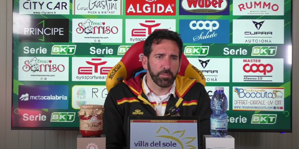 Catanzaro, al “Braglia quasi 2.000 tifosi. Caserta: «Non possiamo più nasconderci»