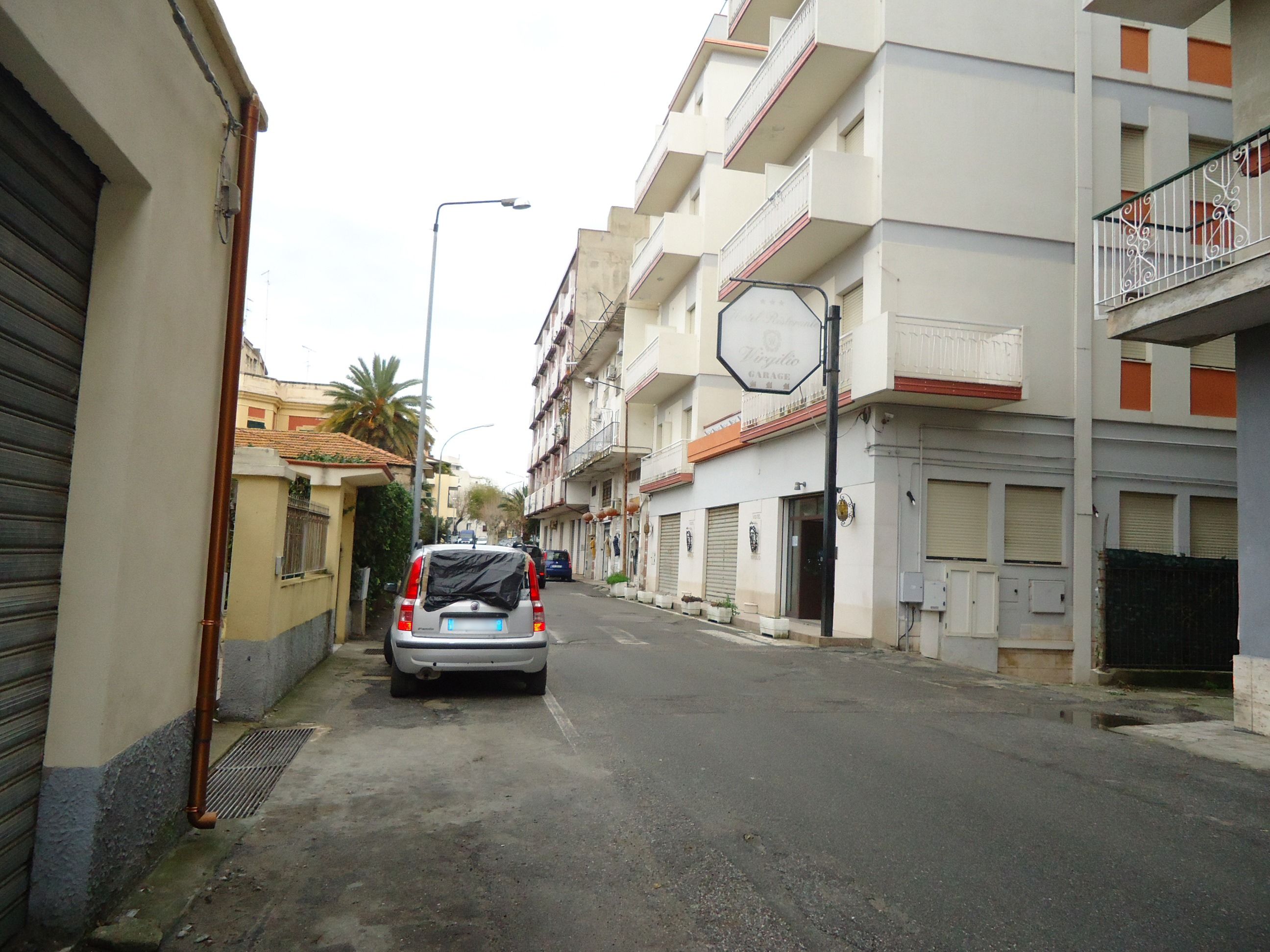 Bomba distrugge l'auto del sindaco di Tropea