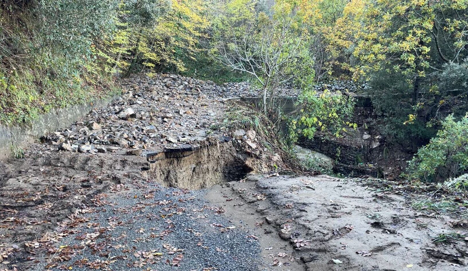 Dissesto idrogeologico, il caso limite di Paludi. Graziano: «Senza fondi, senza risposte alla popolazione mi dimetto» – FOTO E VIDEO