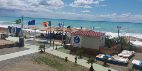 lido salvataggio uomo fiumefreddo