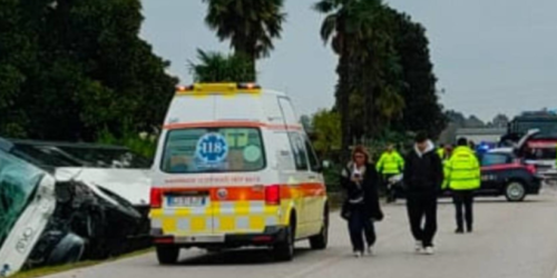 suv contro bus studenti