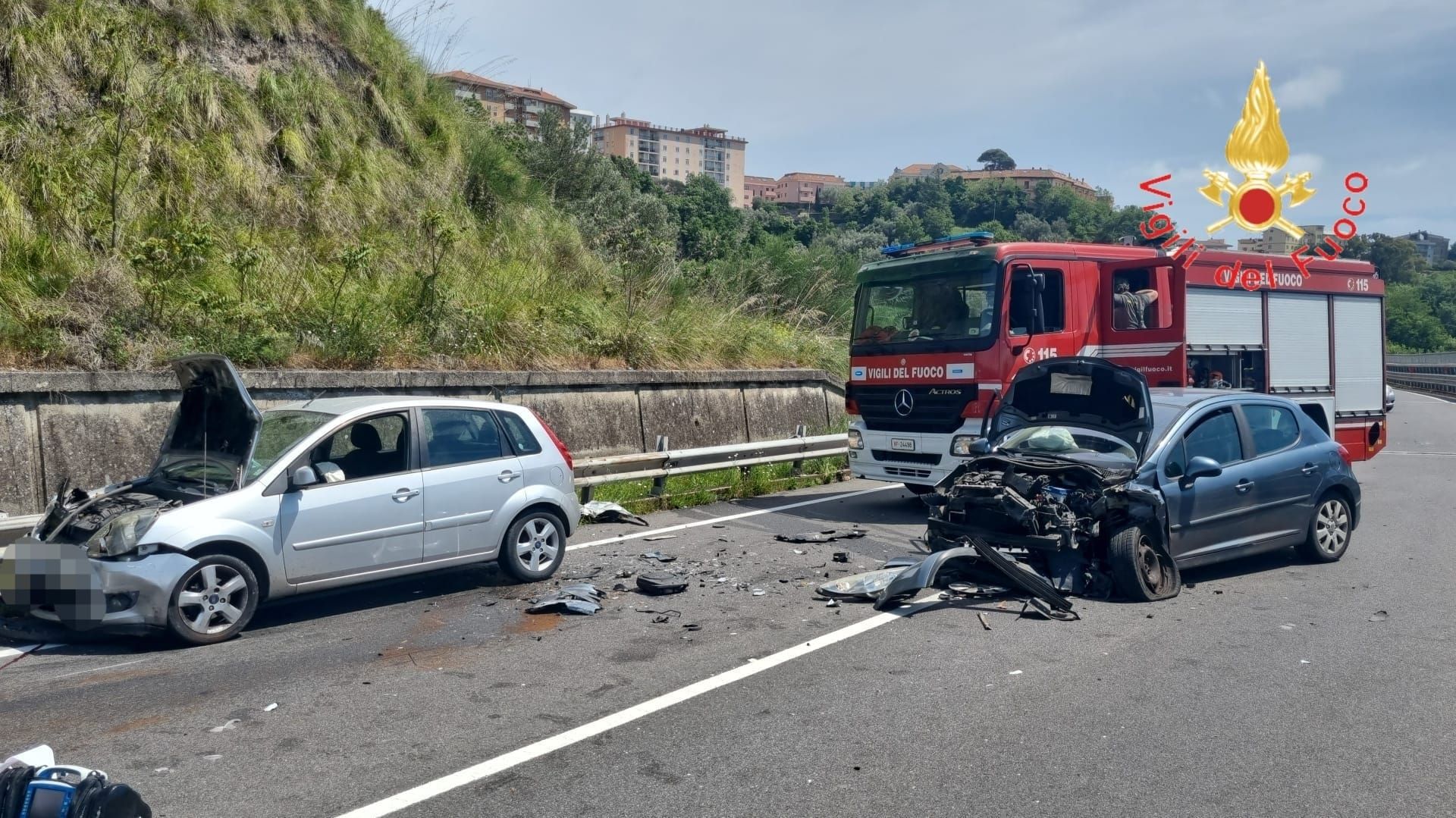 Tragico incidente sulla Tangenziale Est di Catanzaro: morta una donna, tre feriti