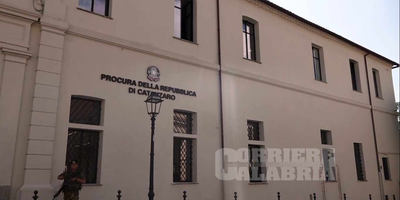 ‘Ndrangheta tra Lamezia e Vibo: la Dda chiude le indagini per 81 persone. Tra loro c’è anche un candidato – I NOMI