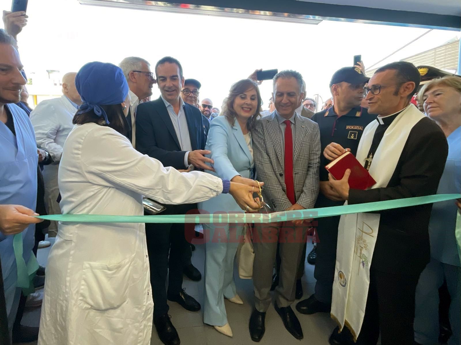 Cosenza, ecco il nuovo pronto soccorso. De Salazar: «Promessa mantenuta» – FOTO E VIDEO