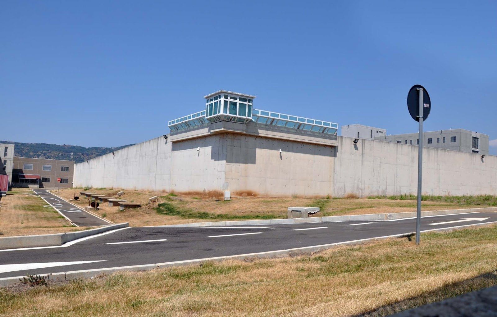 «Nuovo incremento di detenuti, ad Arghillà sta per esplodere la bomba»