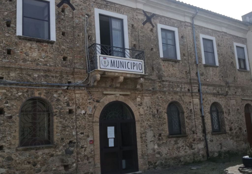 Maida, avviata la procedura di scioglimento del Comune. Ecco il nuovo Commissario