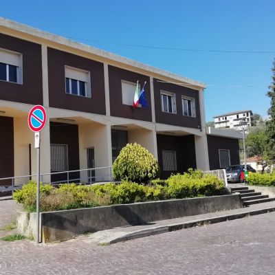 Jonadi, l’ex sindaco Fialà contro Signoretta: «La realtà è ben diversa da quella raccontata sui social»