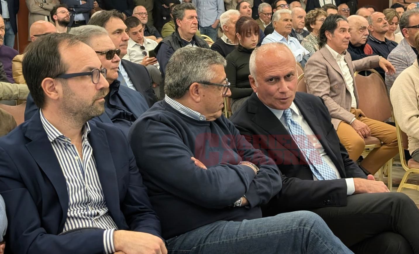 Assemblea Psi, Caruso critica la presenza di Mancini: «Il socialismo vero si vive, non si usa»