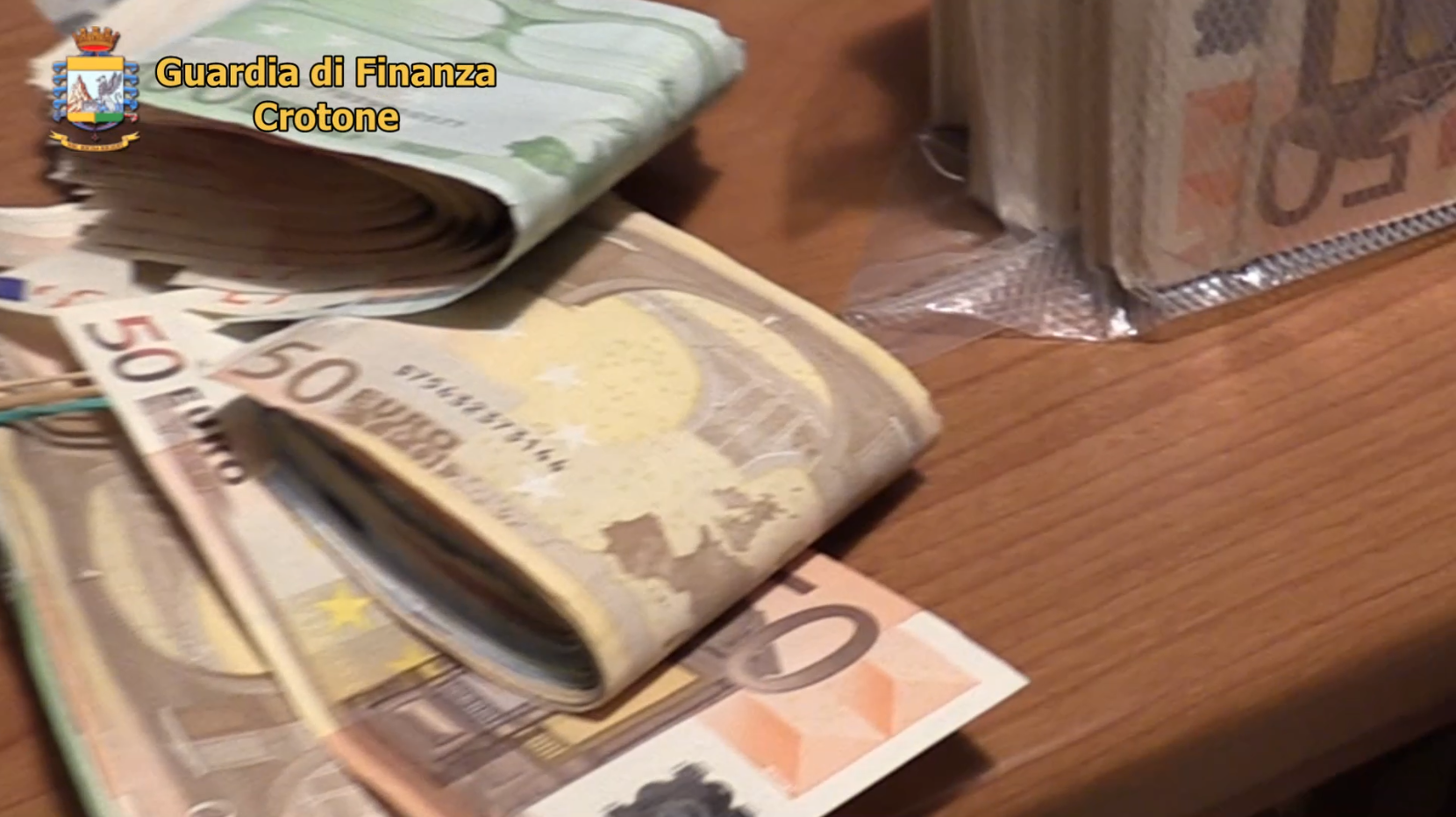 Boss di Cutro e membri del clan percepivano il reddito di cittadinanza. Sequestri per 430mila euro – FOTO E VIDEO