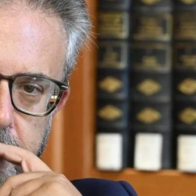 Il parroco quantistico: se parla di poveri è comunista, se parla di utero in affitto è fascista