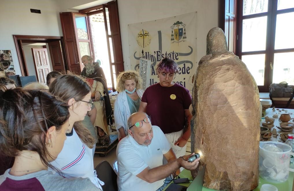 Nei laboratori della Cittadella di Gerace restaurata la Madonna della Candelora di Amatrice