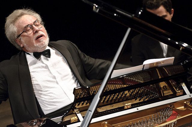 Al Politeama di Catanzaro la grande musica con il pianista Boris Petrushansky