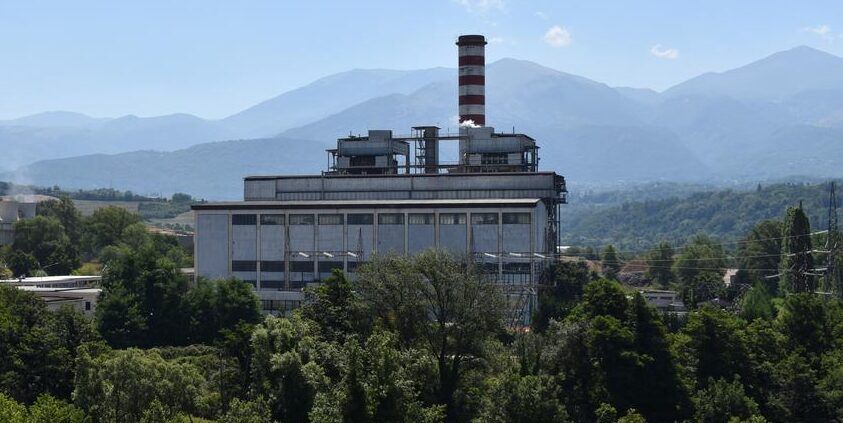 Doppio stop alla Calabria: il governo impugna la “norma Laghi” sulla Centrale del Mercure e “resiste” sugli Ncc