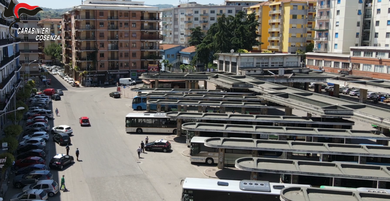 Spaccio di droga a Cosenza, arrestate 5 persone – VIDEO E NOMI