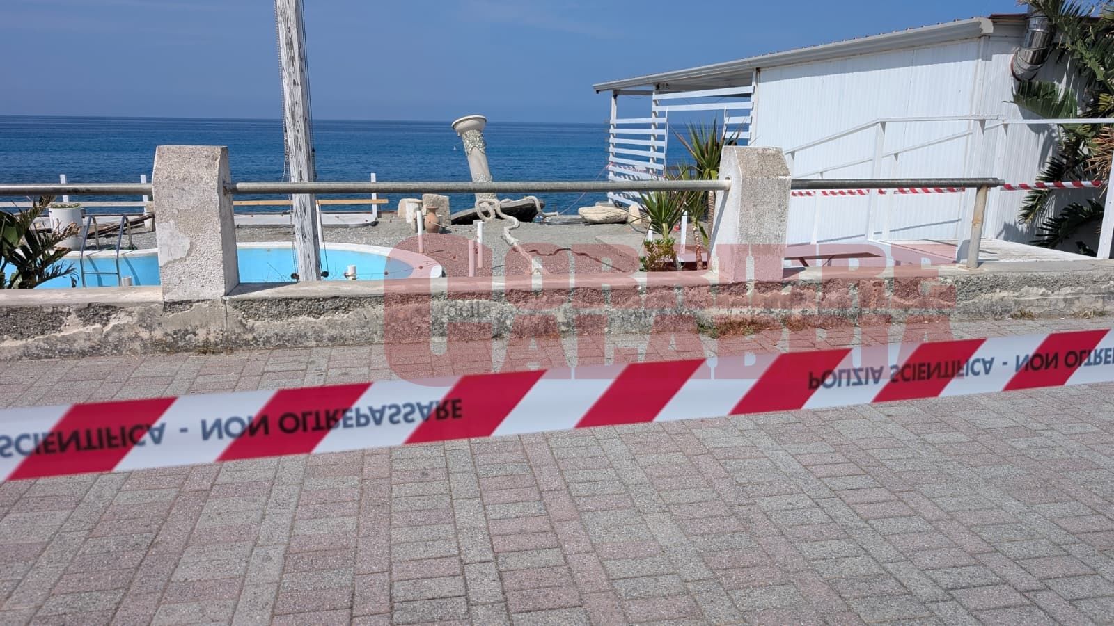 Tragedia a Paola, 23enne muore schiacciato da una doccia in cemento