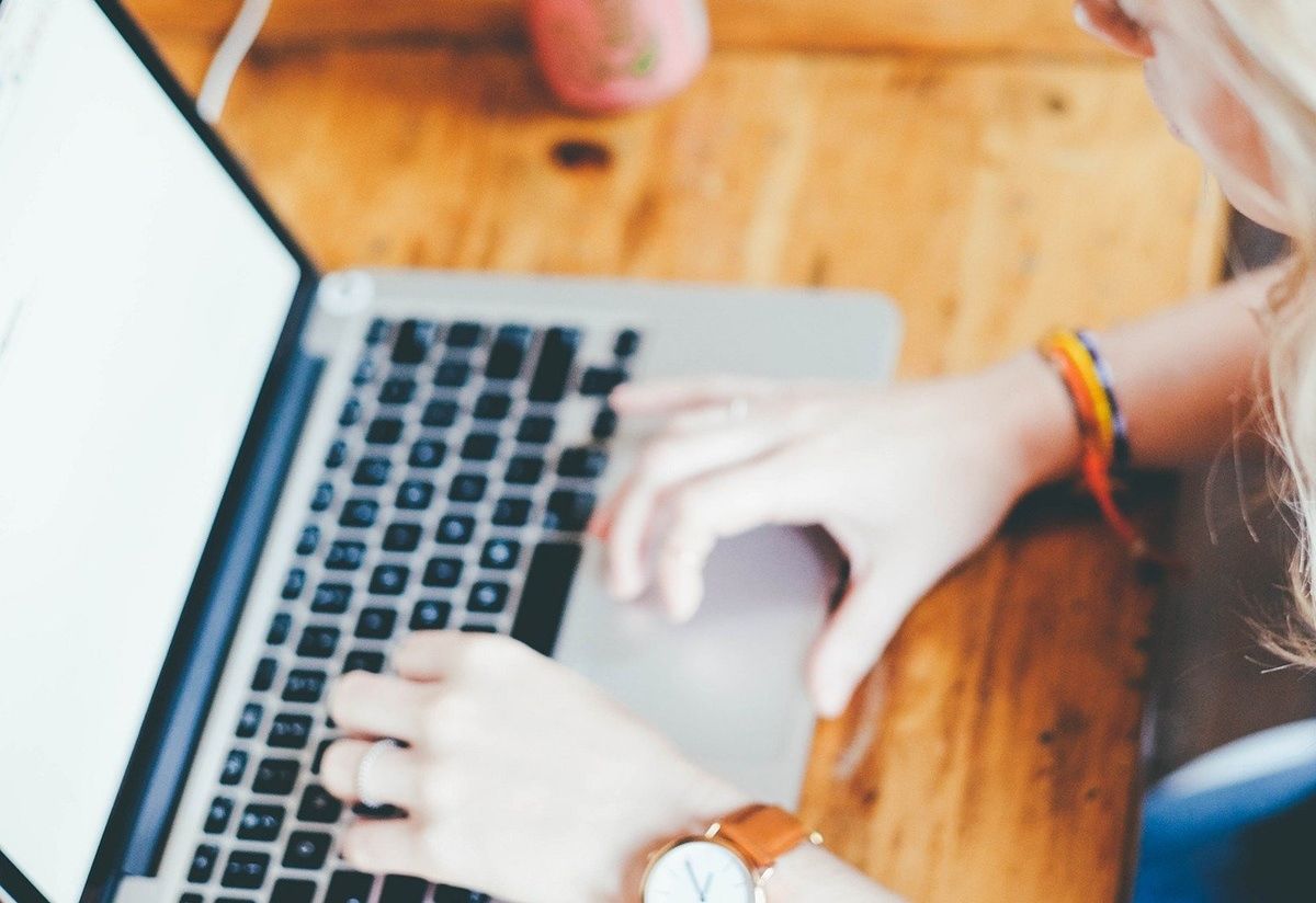 Sequestrato falso sito web di un albergo inesistente. Il gestore era un crotonese