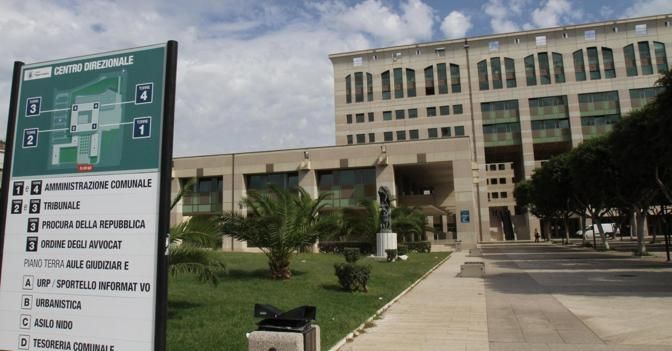 «Uomini delle forze dell’ordine sul libro paga» dell’imprenditore legato al clan Araniti