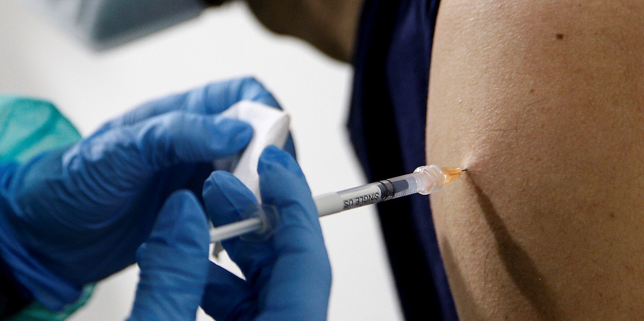 Covid, situazione di allerta: si rischiano due milioni di contagi