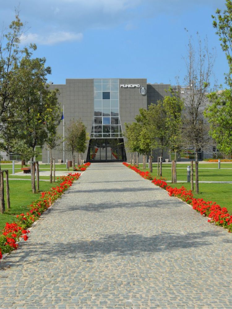 Da Principato a laboratorio impazzito Il decennio che ha rivoluzionato Rende