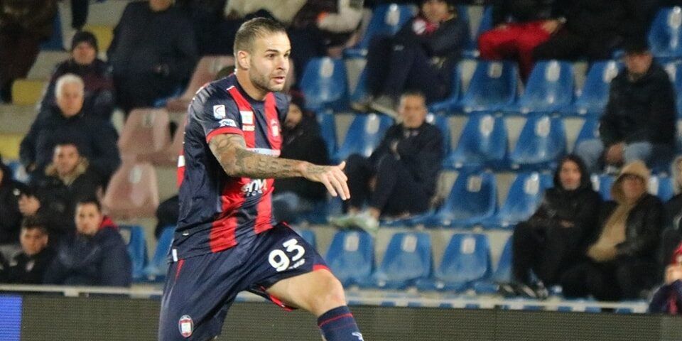 Tegola Crotone, due turni di squalifica per Marco Tumminello