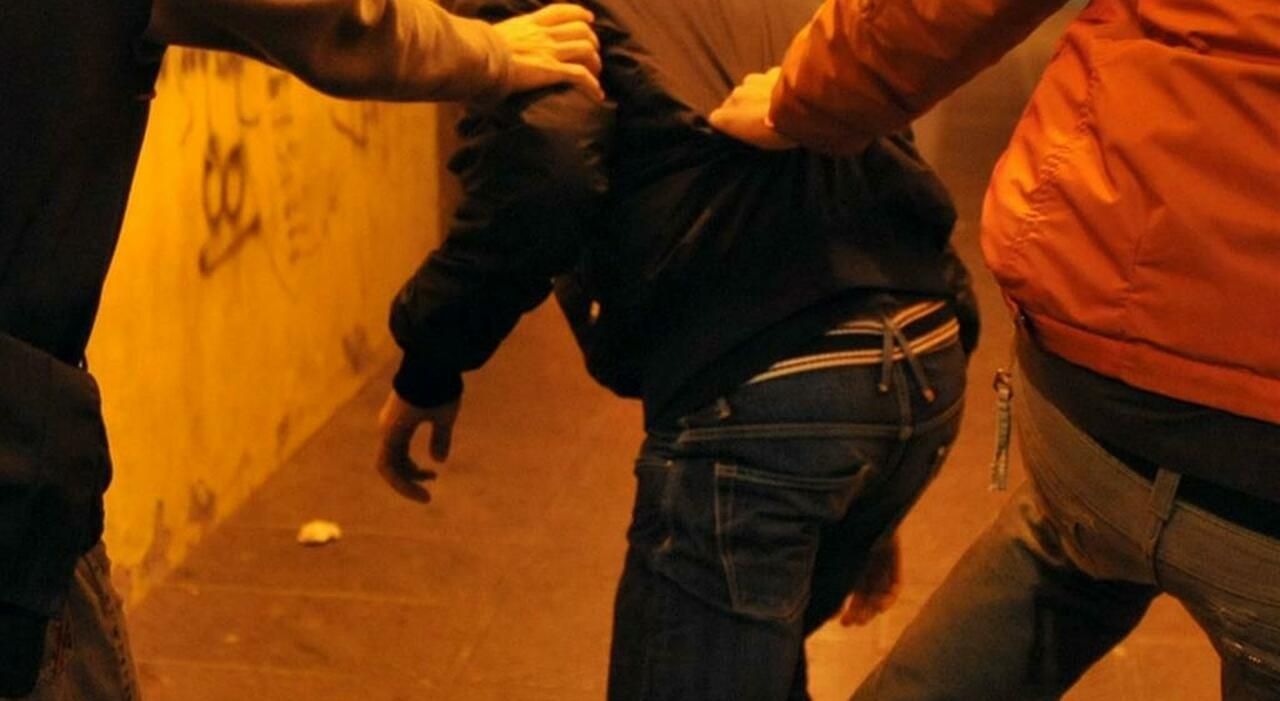 Baby gang aggredisce un disabile sul lungomare di Mirto Crosia – IL VIDEO