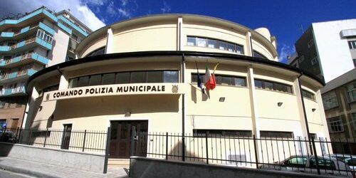 Violenza su una vigilessa, rinviati a giudizio i vertici della Municipale di Catanzaro