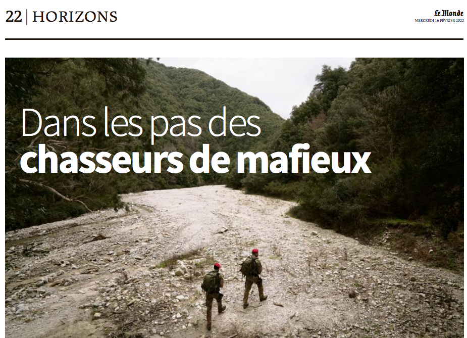 «Forni della pizza come bunker. Così prendiamo i boss latitanti». Le Monde racconta i “Cacciatori”