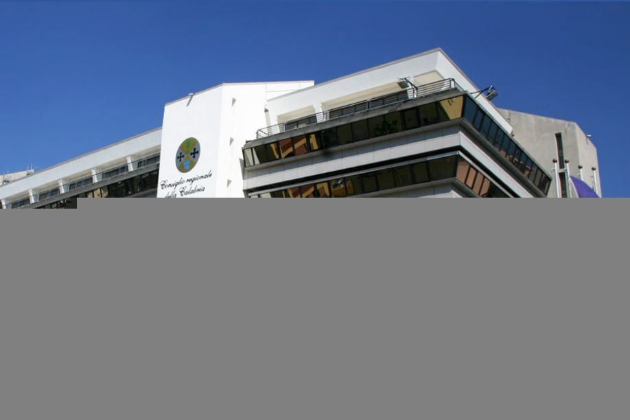 TSUNAMI RENDE | Nel mirino (anche) un pezzo del mondo di Oliverio