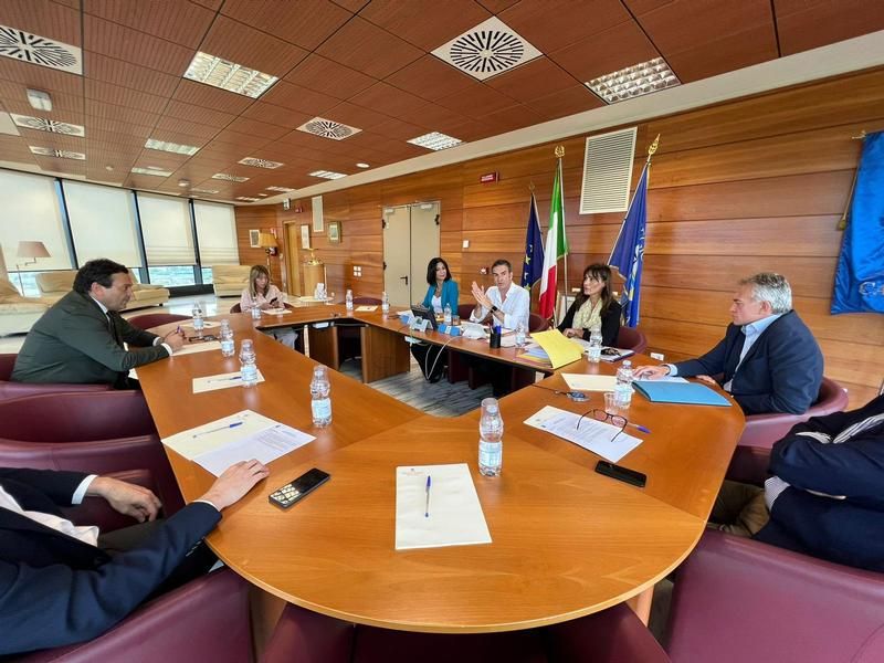 Mobilità, la Giunta ha deliberato l’acquisto di materiale rotabile e bus