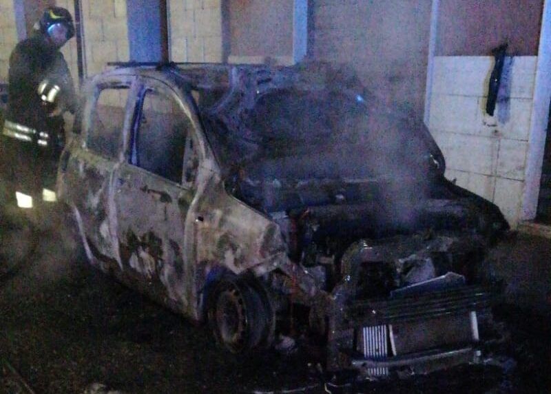 Un’altra “notte di fuoco” a Corigliano Rossano. A Crosia in fiamme l’auto dell’assessore Greco