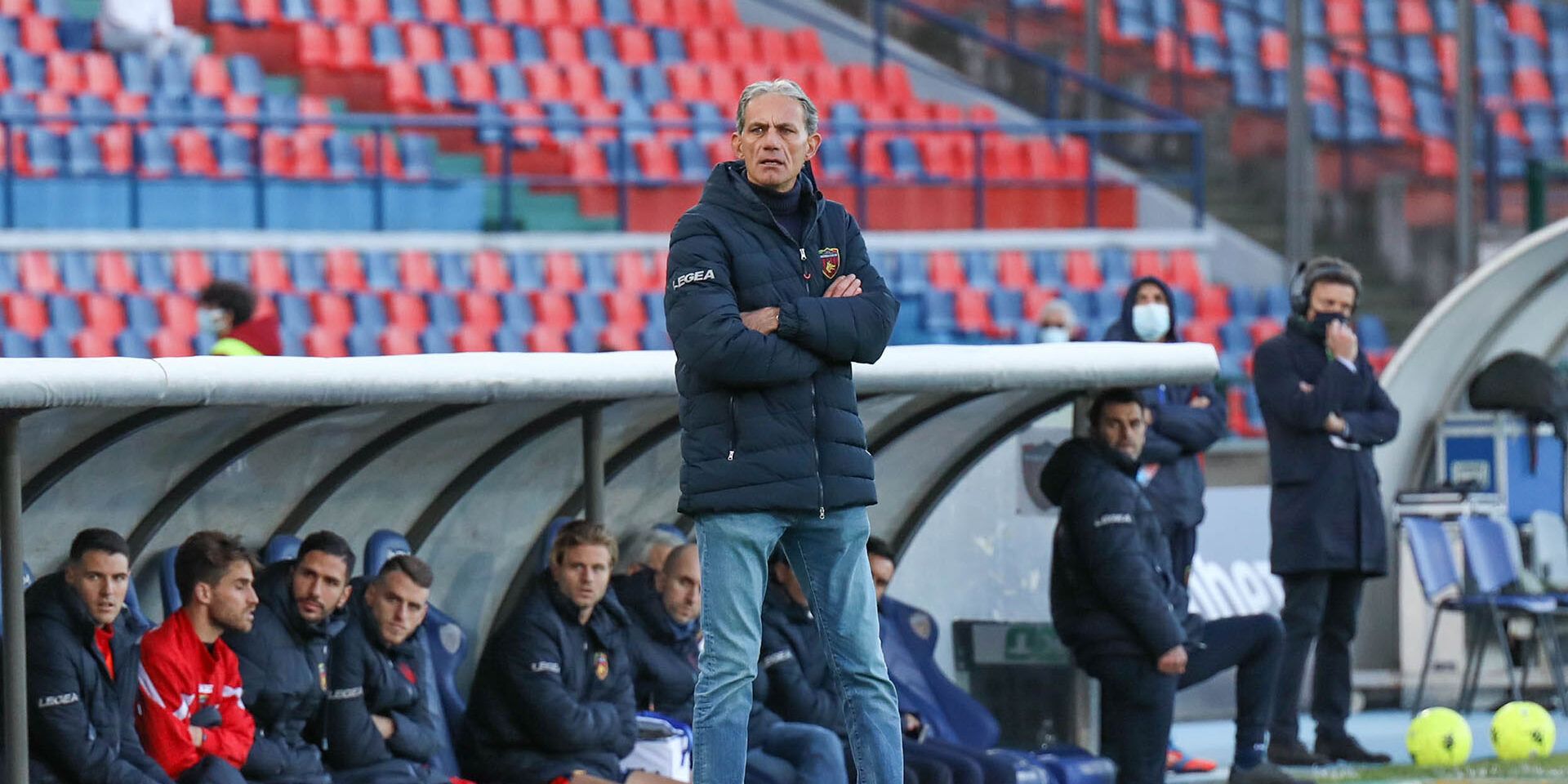 Cosenza Calcio, sollevato dall’incarico il coach Marco Zaffaroni
