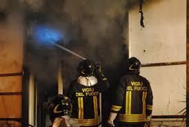 Anziano muore in casa per un incendio