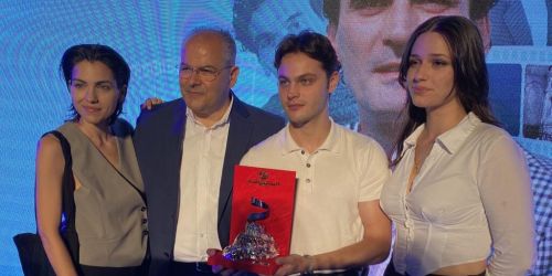 Michele Affidato realizza i premi per il Tropea Film Festival