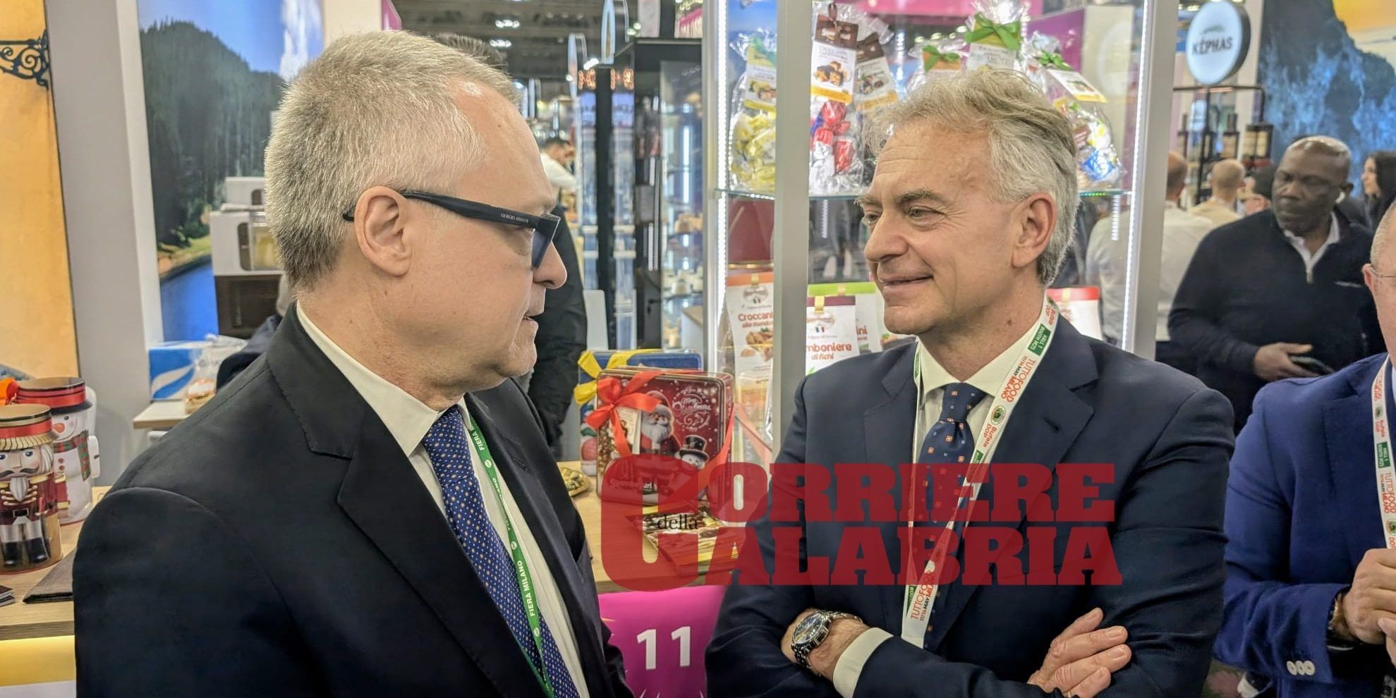 Bonomi visita lo stand della Calabria: «Brava la Regione a garantire una vetrina internazionale alle aziende»