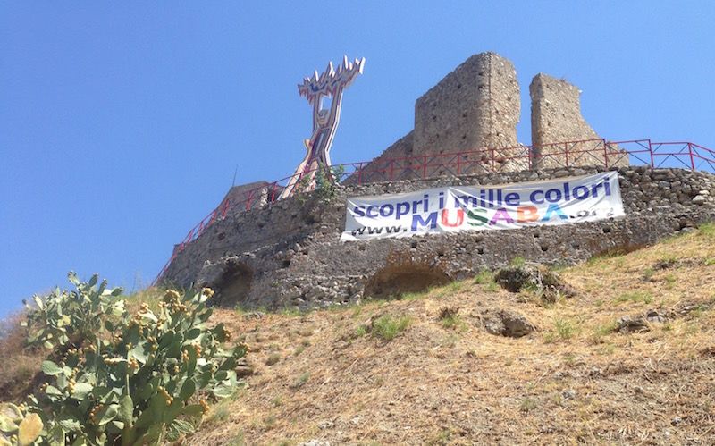 Musaba, l'arte che si ribella all'arretratezza