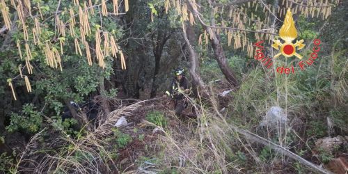 Perdono l'orientamento durante un'escursione, soccorsi coniugi tedeschi a Lamezia - FOTO