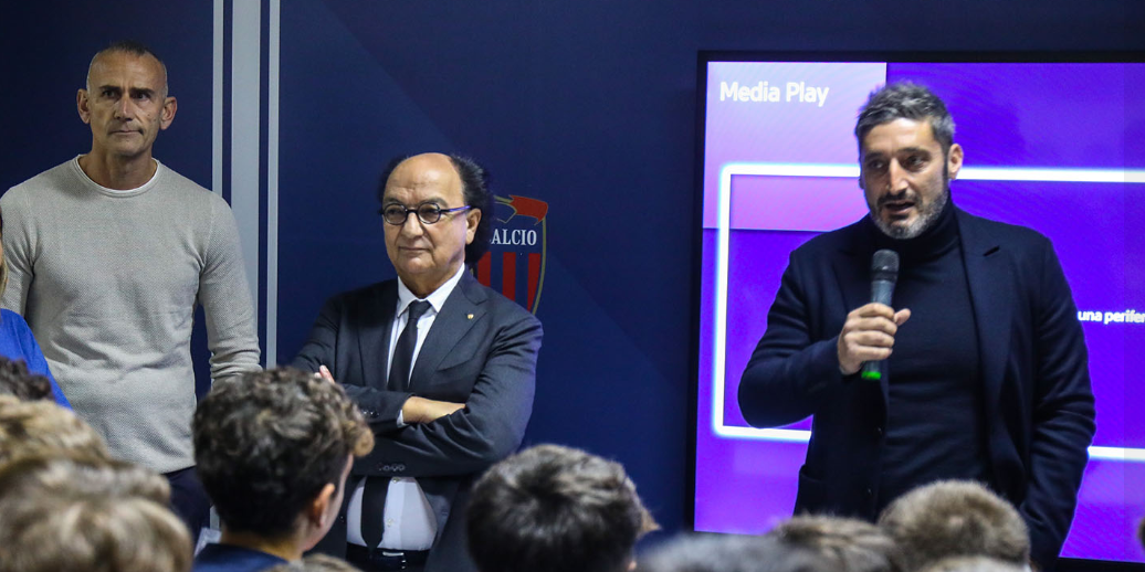 Soliti tempi lunghi per il Cosenza. Per oggi previsto l’incontro Guarascio-Gemmi