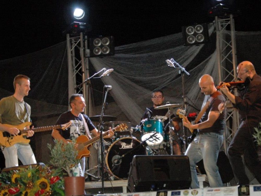La Peppa Marriti Band porta il “rockarbëresch” a Tirana