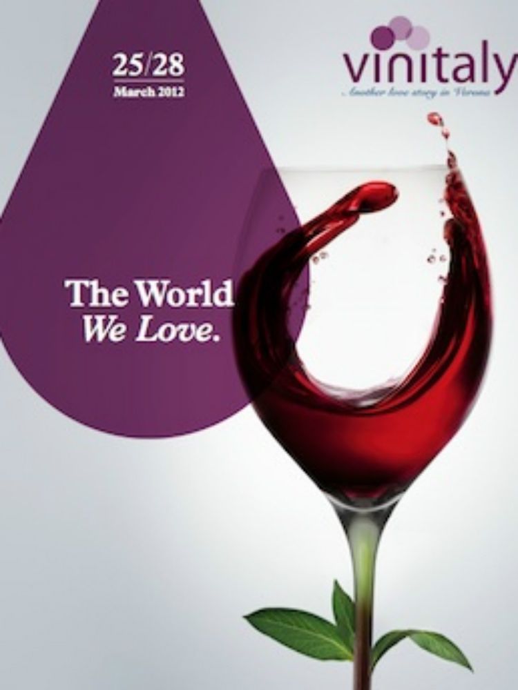 Calabria in vetrina al Vinitaly 2012: premiata un`imprenditrice locale