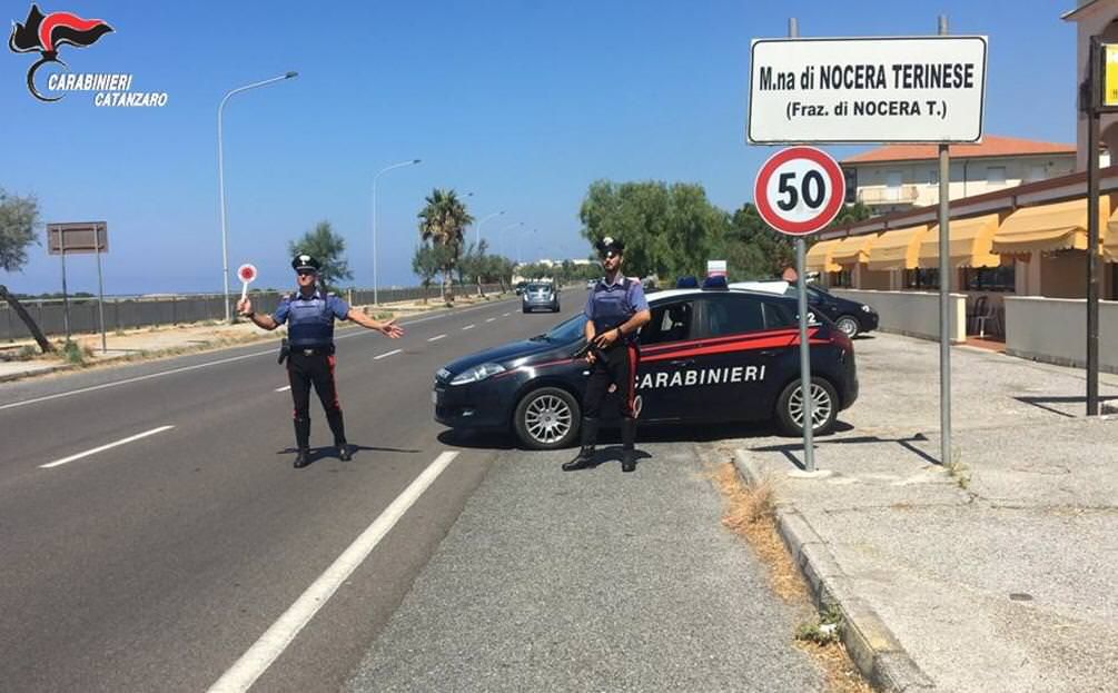 Rapina a mano armata in una tabaccheria nel Catanzarese, due arresti – VIDEO