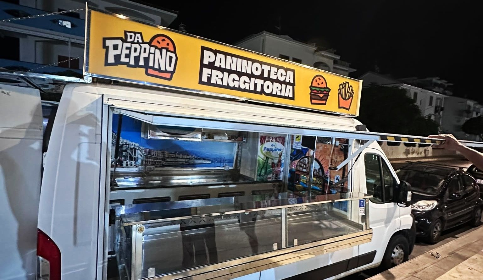 Diamante, a distanza di un anno dal “caso” botulino riapre il food truck di Peppino Santonocito